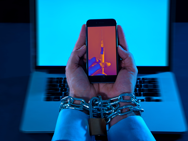 the-impact-of-social-media-on-society-trends-and-challenges